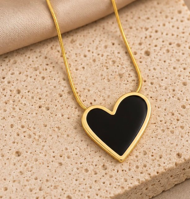 Svart Hjärt Halsband